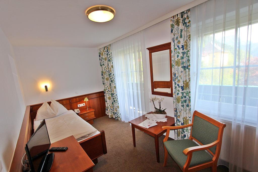 Landhotel Post Ebensee Am Traunsee ***S Exterior photo